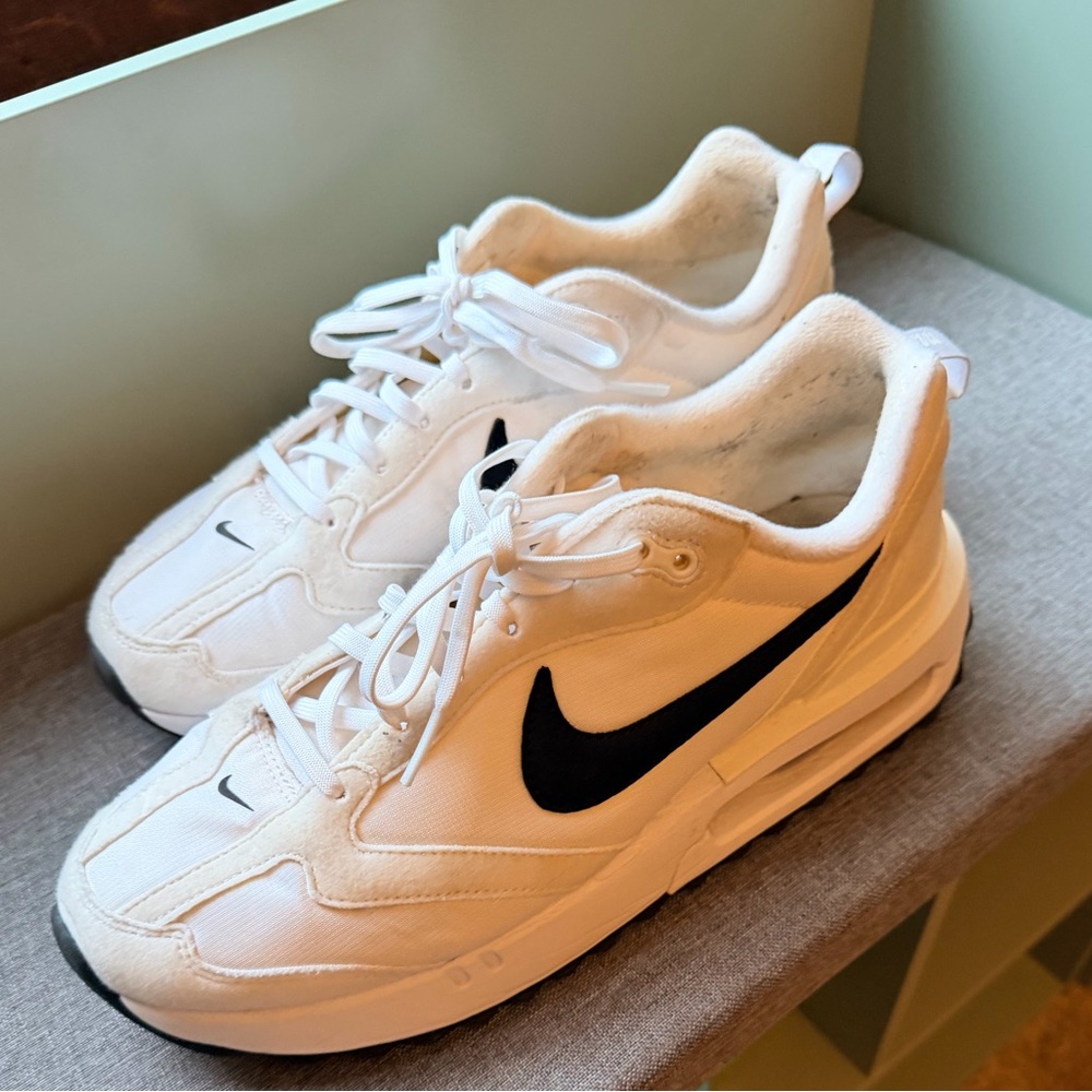 Women’s Nike Air Max Dawn